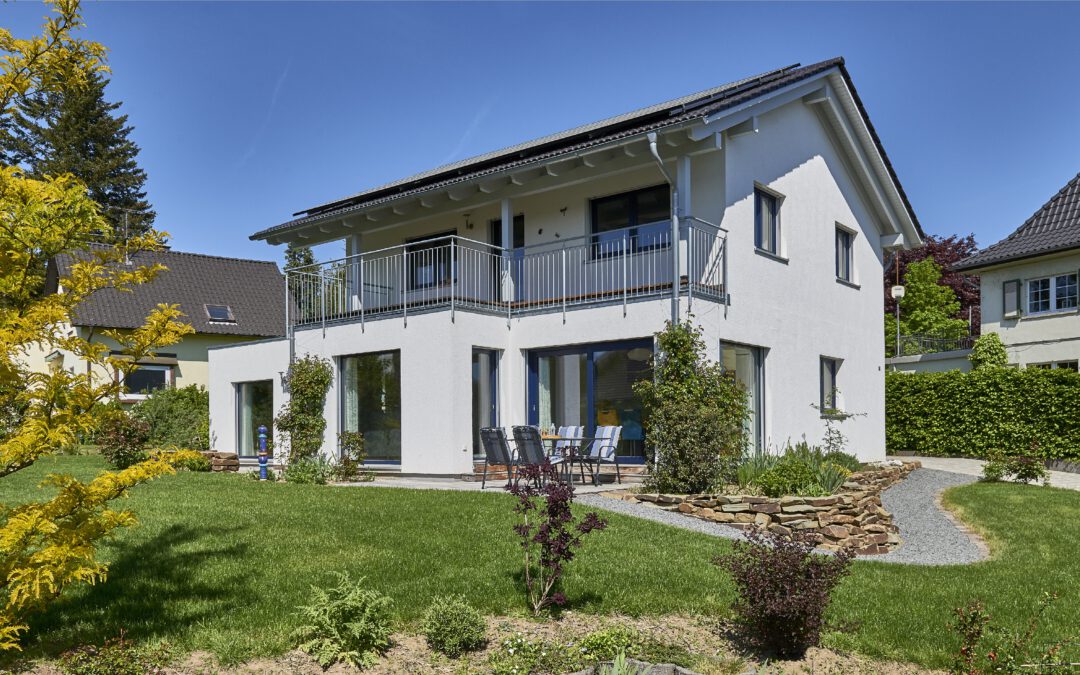 Plusenergie – Einfamilienhaus mit Einliegerwohnung; Wohnfläche ca. 200 m²